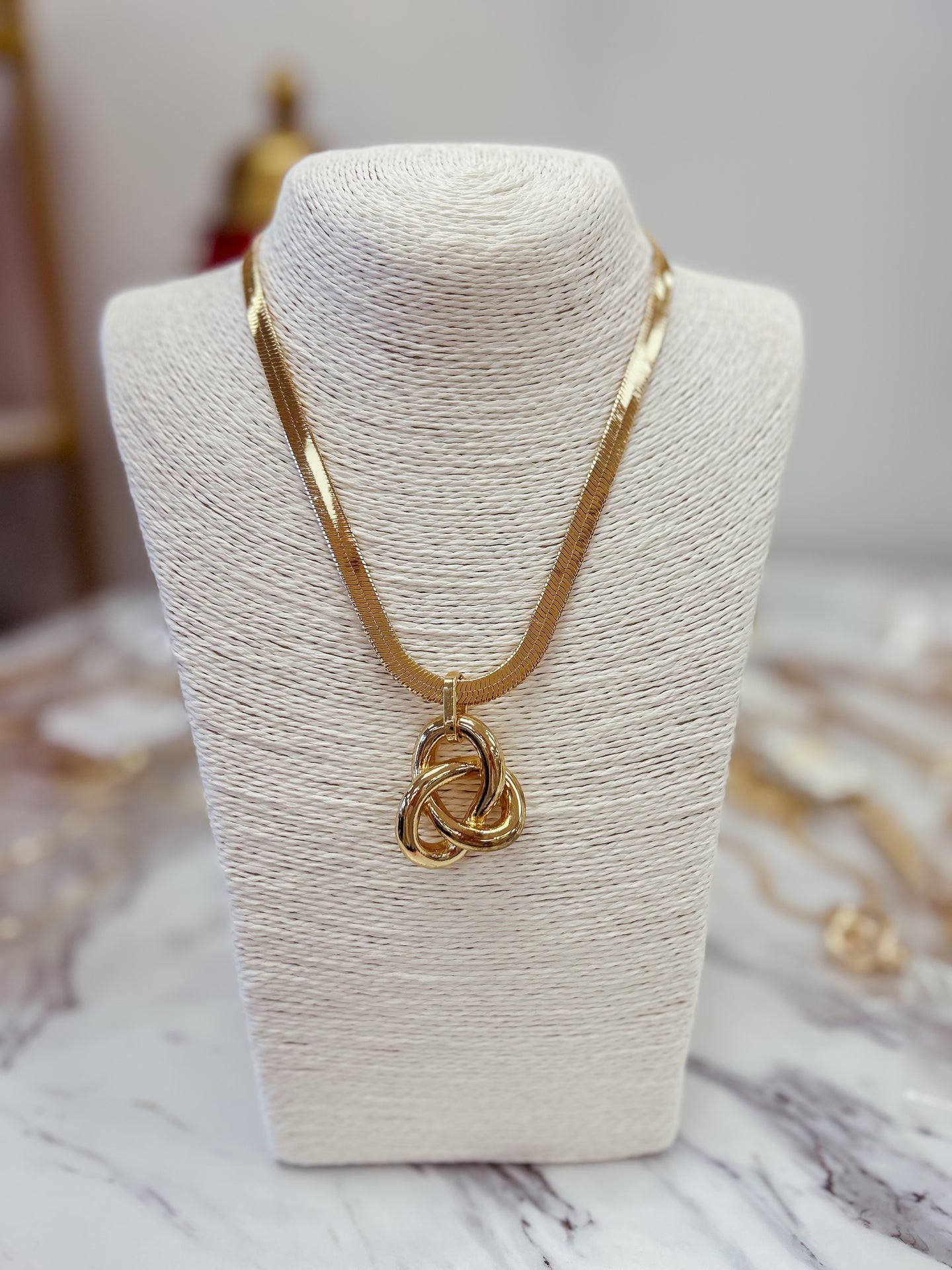 Chunky Knot & Snake Chain Necklace