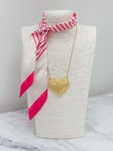 Load image into Gallery viewer, Pearl Queen Heart Necklace
