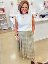 Load image into Gallery viewer, Feelin&#39; Fall Skirt - Spruce
