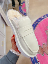 Load image into Gallery viewer, Stowe Ivory Slipper
