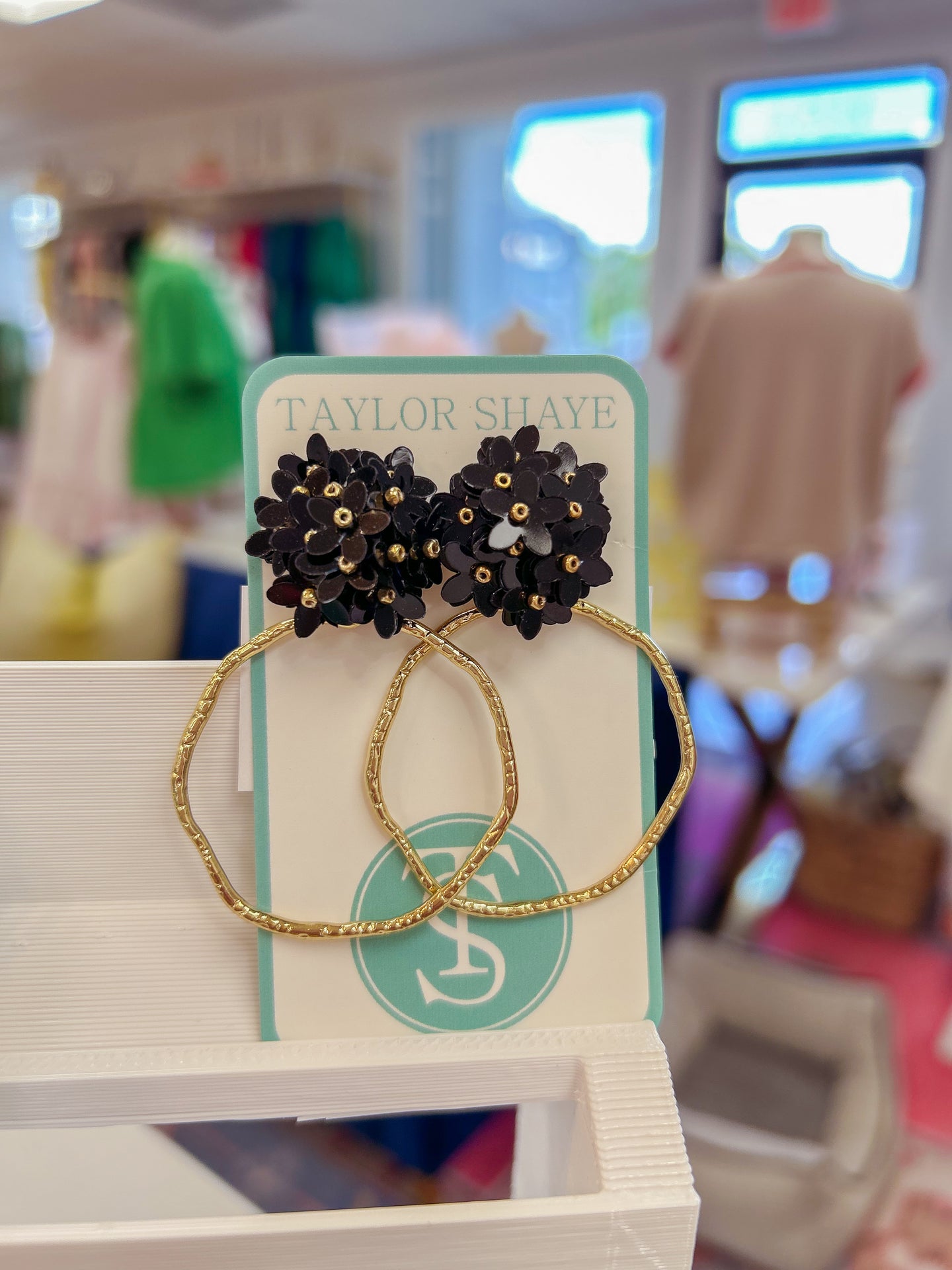 Flower Hoops - Black