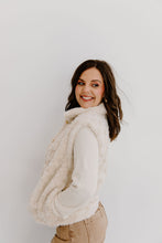 Load image into Gallery viewer, Knit Sleeve Fur Jacket
