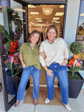 Load image into Gallery viewer, High Rise Pintuck Jeans
