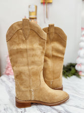 Load image into Gallery viewer, Merida Suede Boot
