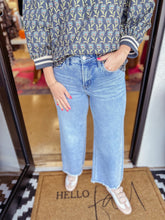 Load image into Gallery viewer, Carter Jeans
