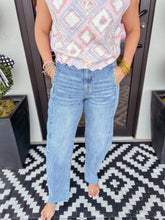 Load image into Gallery viewer, Dani Barrel Jeans
