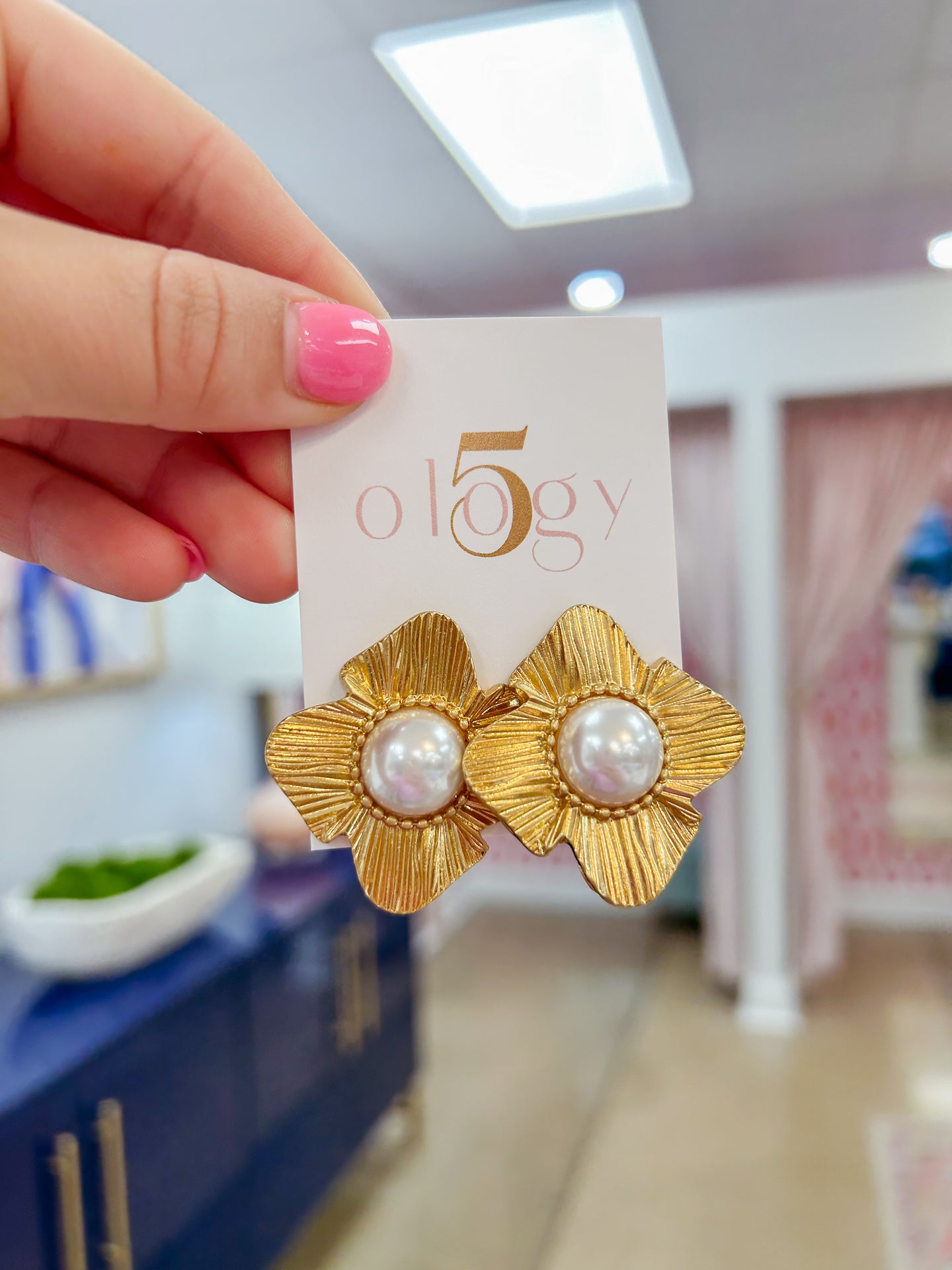 Textured Flower Petal Pearl Earring