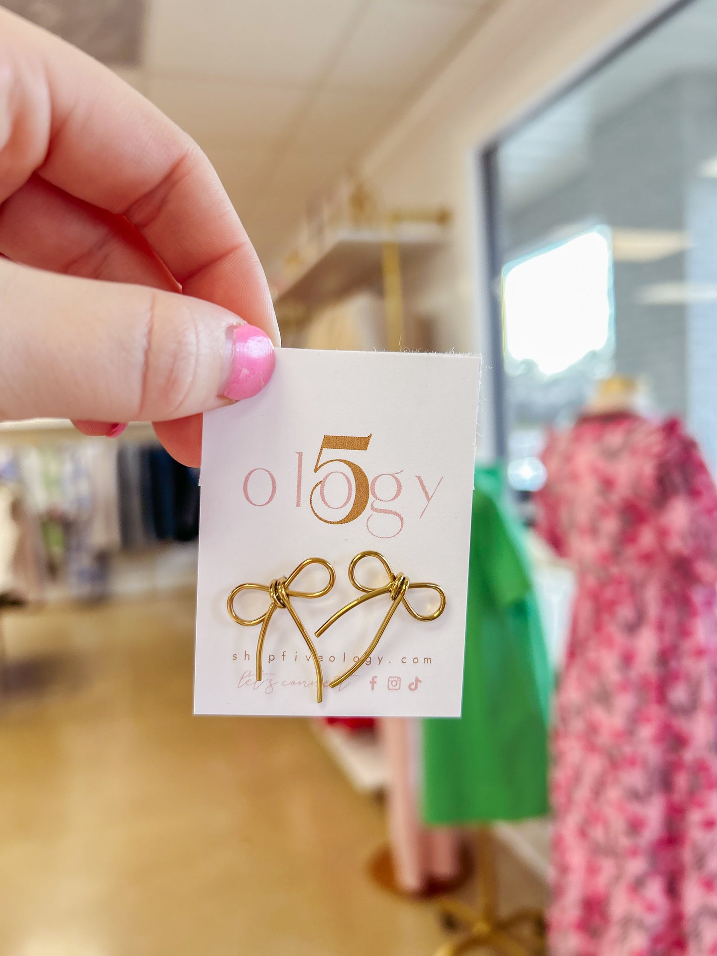 Dainty Bow Earring