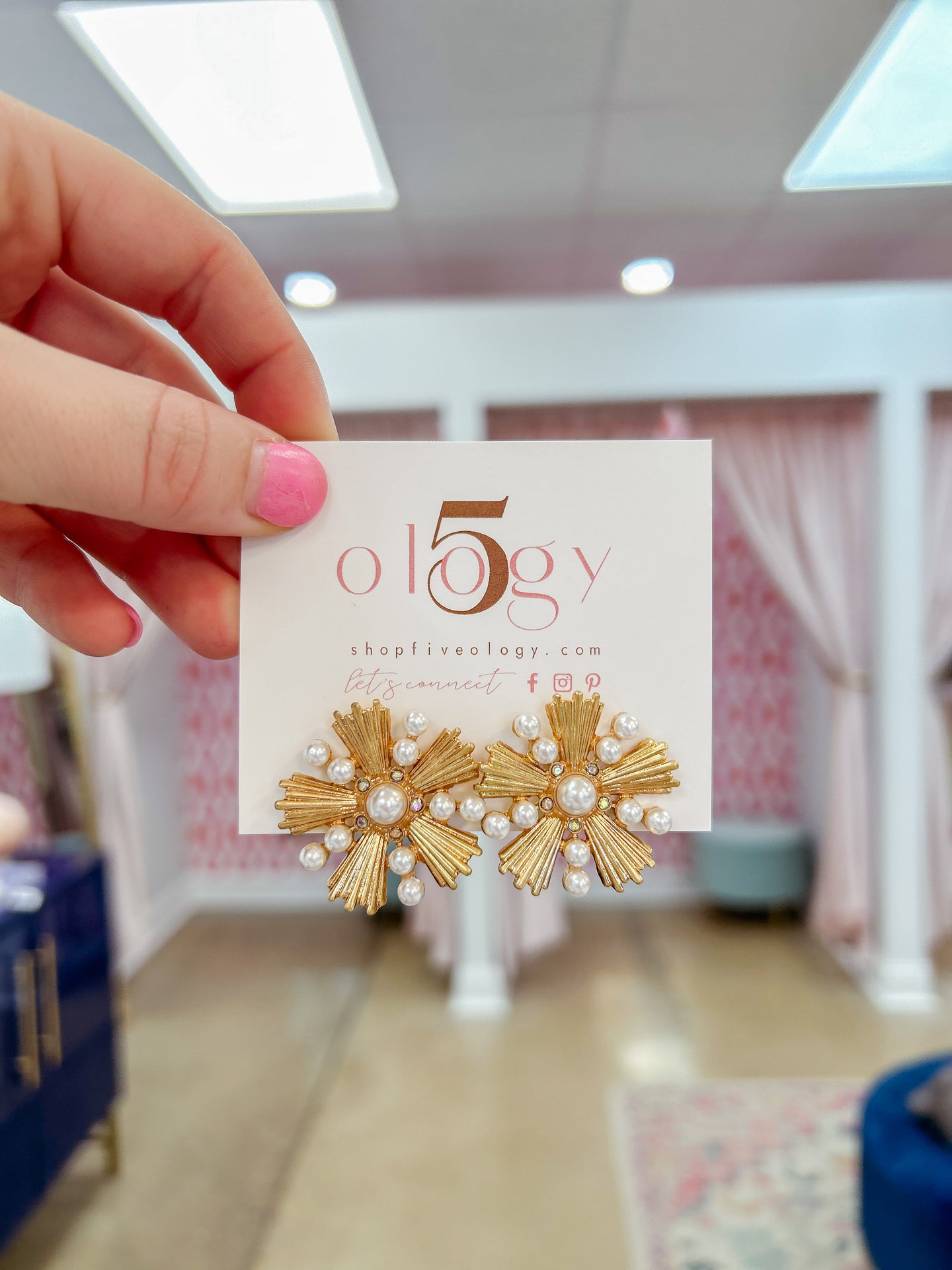 Flower Shape Pearl & Crystal Earring