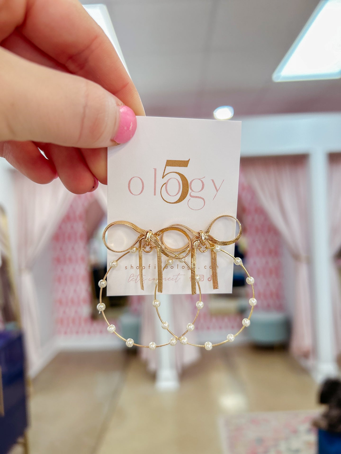 Omega Chain Bow & Pearl Earring