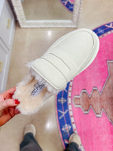 Load image into Gallery viewer, Stowe Ivory Slipper
