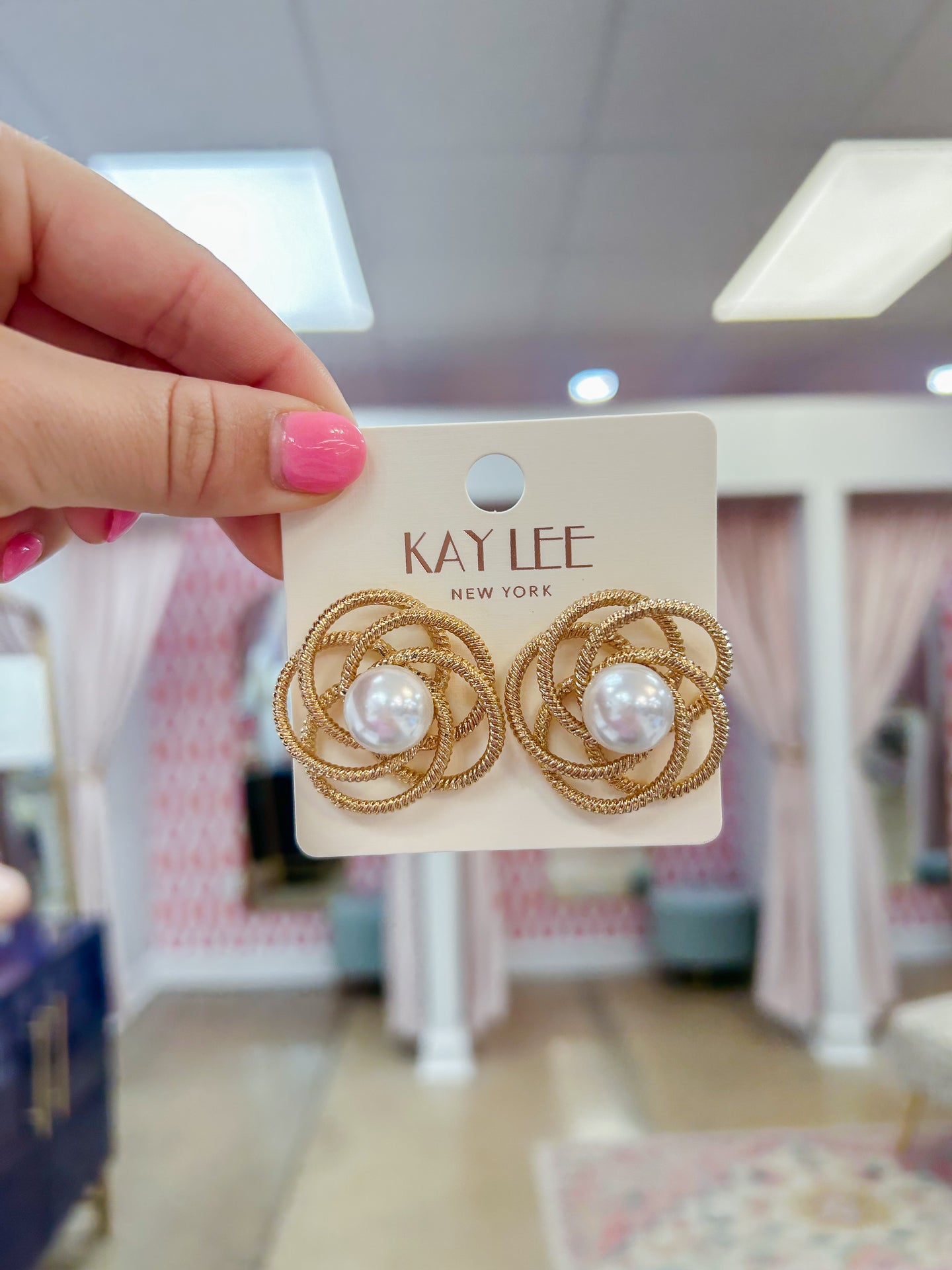 Round Pearl and Love Knot Earring