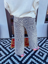 Load image into Gallery viewer, Animal Print Stretch Pants
