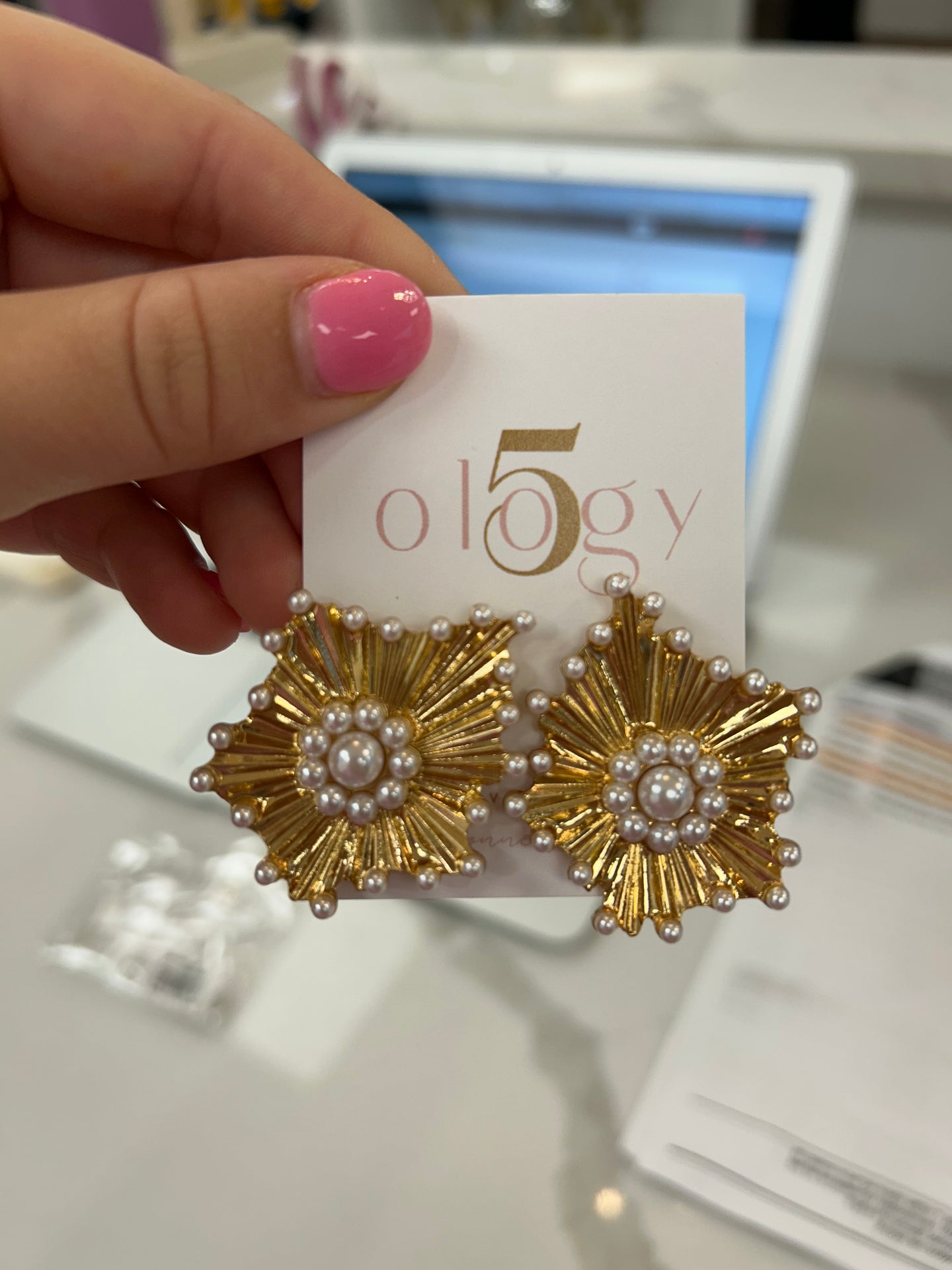 Flower Pearl Earring