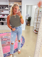 Load image into Gallery viewer, 90&#39;s Dad Jeans
